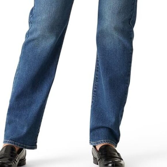 NWOT Women's Levi’s Signature Modern Straight Jeans size 31/30 - Picture 2 of 5